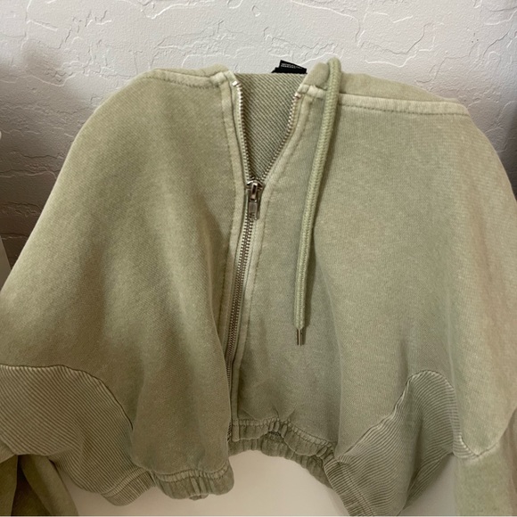 cropped sage green jacket - Picture 2 of 2